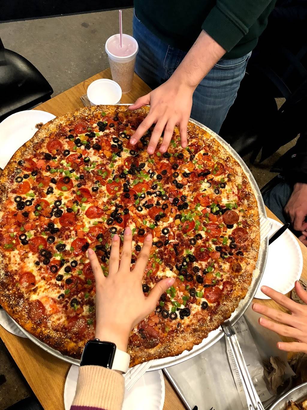 Detroit Pizza Factory | restaurant | 8471 N Telegraph Rd, Dearborn Heights, MI 48127, USA | 3132783355 OR +1 313-278-3355