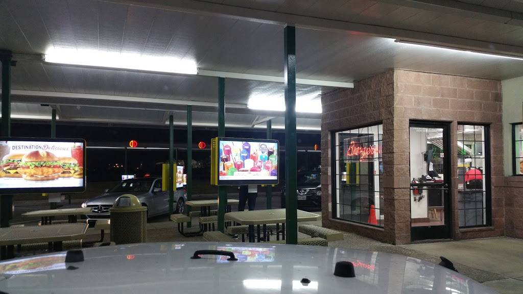 Sonic Drive-In | restaurant | 4025 Mapleshade Ln, Plano, TX 75075, USA | 9725190332 OR +1 972-519-0332