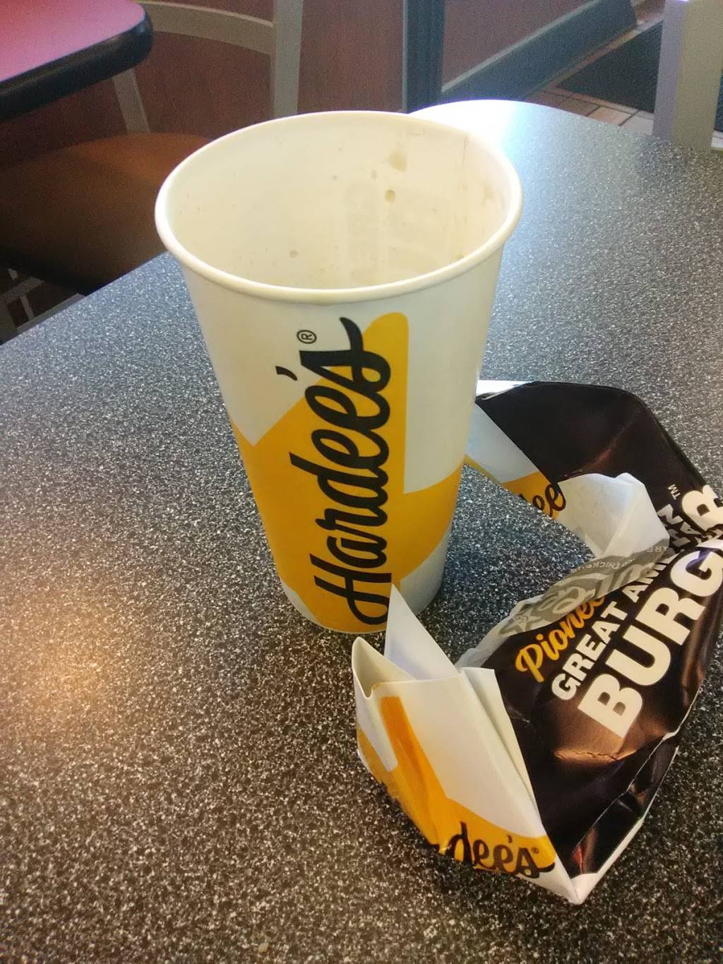 Hardees | restaurant | 2475 N Roberts Ave, Lumberton, NC 28358, USA | 9107386379 OR +1 910-738-6379