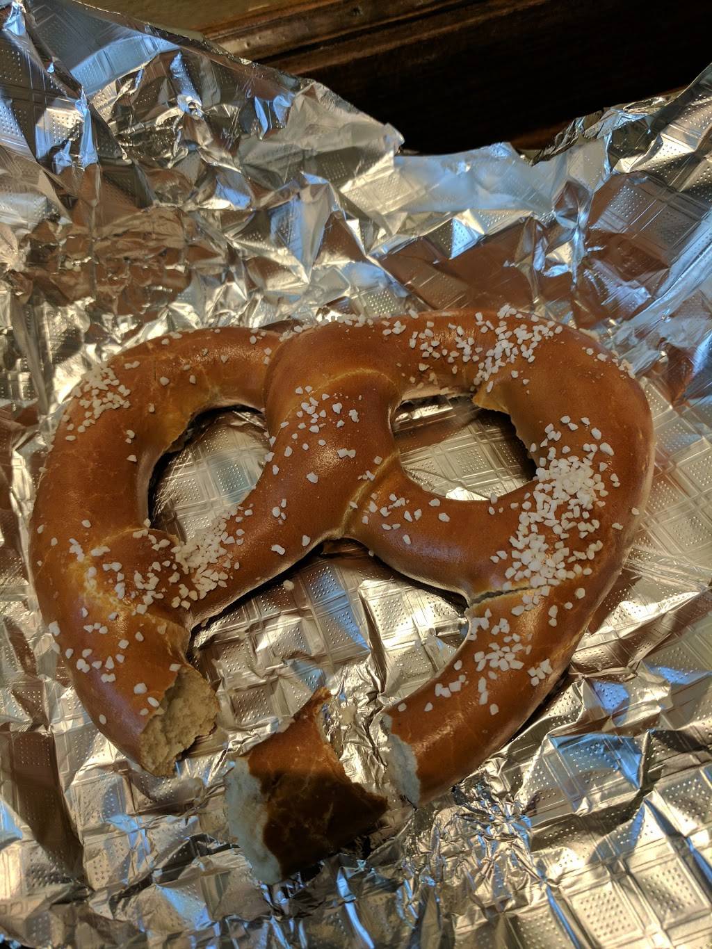 Lubins-N-Links | restaurant | 38 Main St, Tarrytown, NY 10591, USA | 9149094198 OR +1 914-909-4198