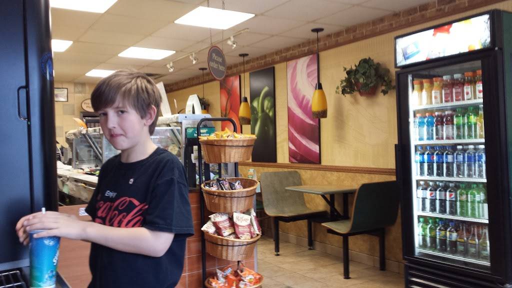 Subway | restaurant | 2424 University Ave W, Windsor, ON N9B 1E9, Canada | 5199719777 OR +1 519-971-9777