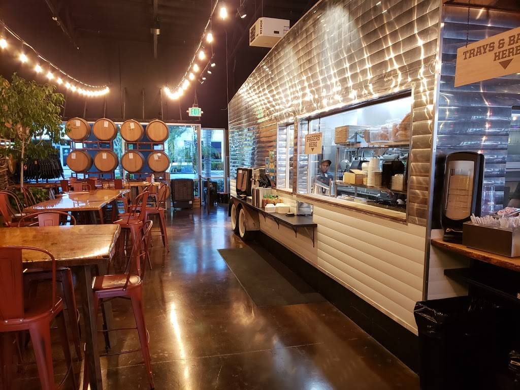 Belching Beaver Pub 980 | restaurant | 980 Park Center Dr, Vista, CA 92081, USA | 7605995832 OR +1 760-599-5832