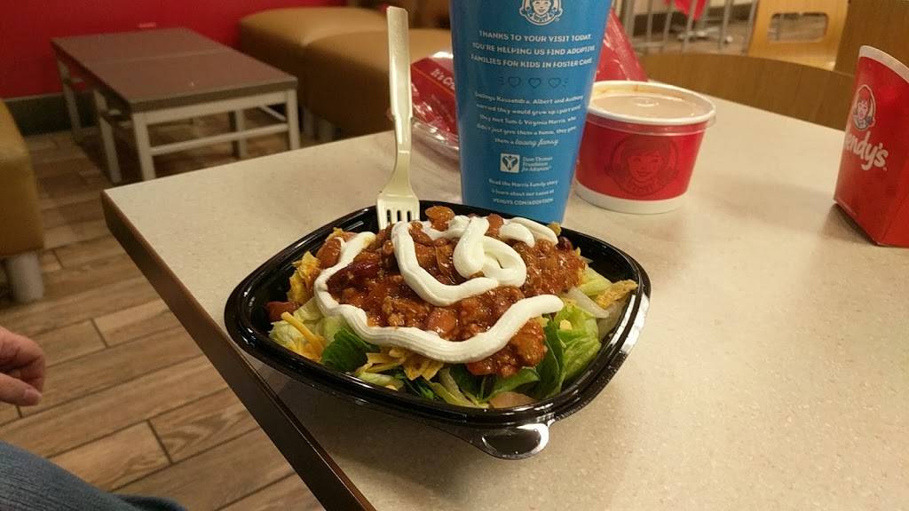 Wendys | restaurant | 636 Grassfield Pkwy, Chesapeake, VA 23322, USA | 7575481827 OR +1 757-548-1827