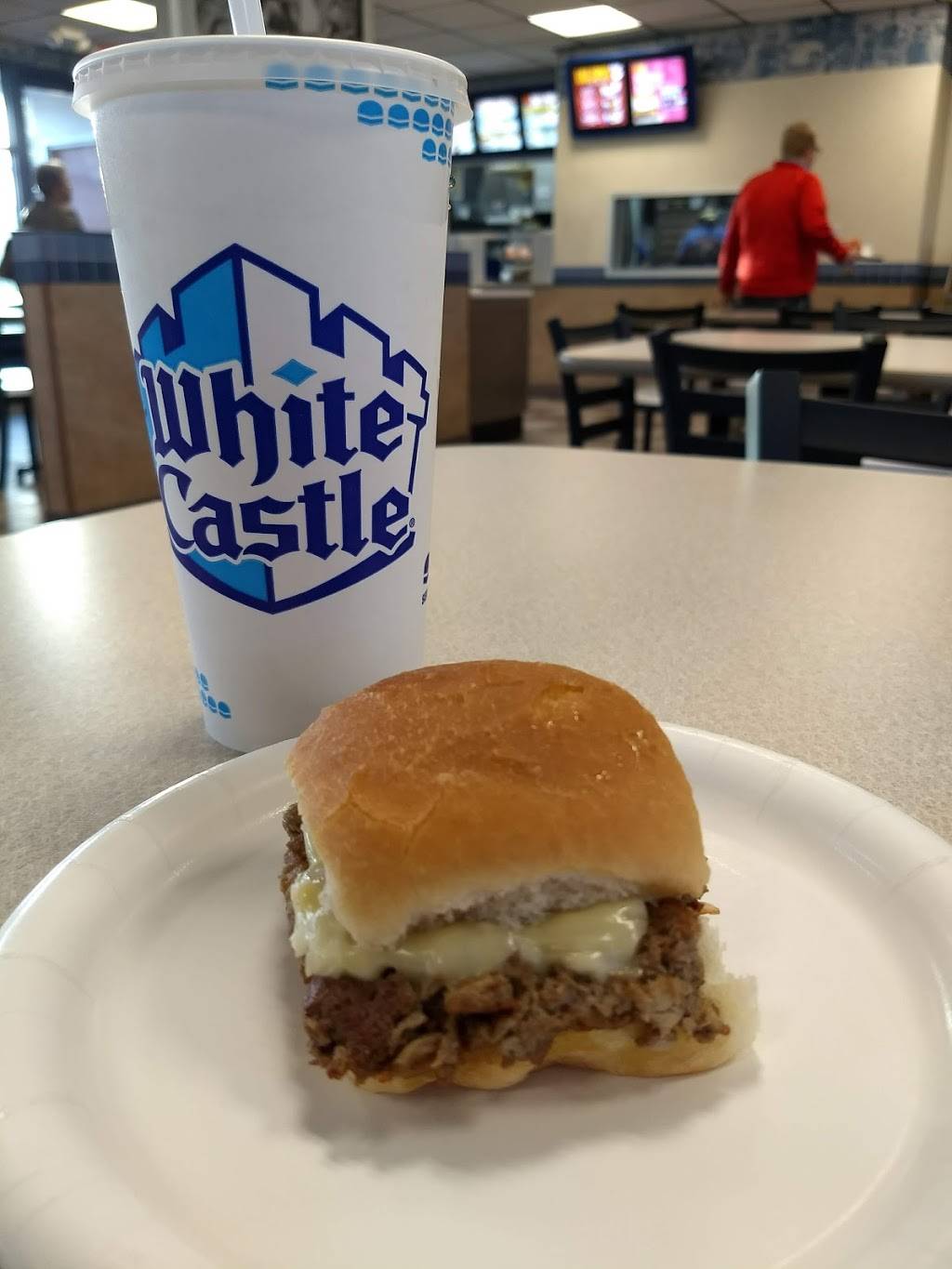 White Castle | restaurant | 3 Eastport Plaza Dr, Collinsville, IL 62234, USA | 6183464328 OR +1 618-346-4328