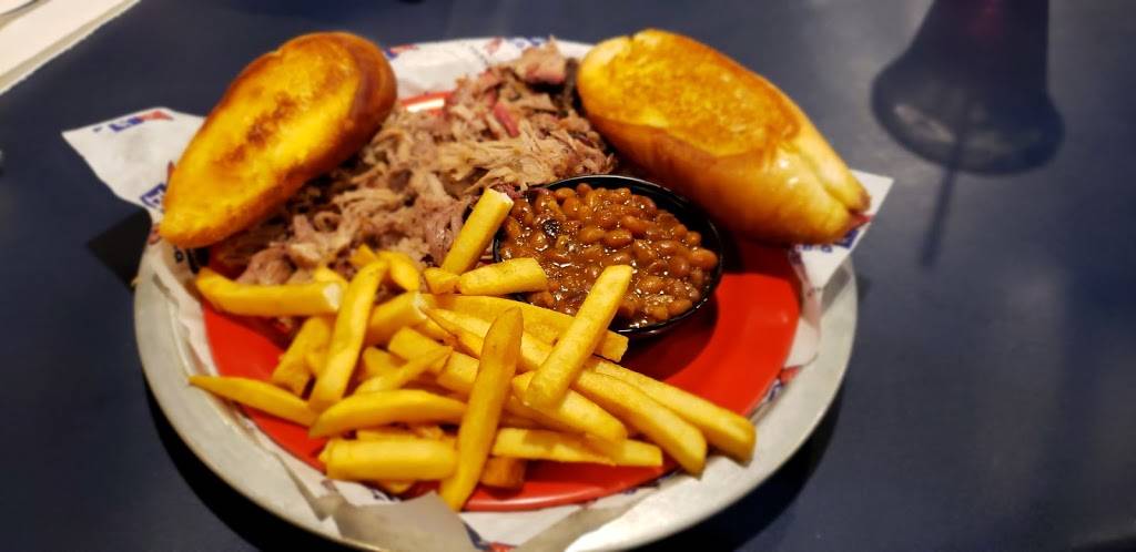 Bandanas Bar-B-Q | restaurant | 6163 Mid Rivers Mall Dr, St Peters, MO 63304, USA | 6369289999 OR +1 636-928-9999