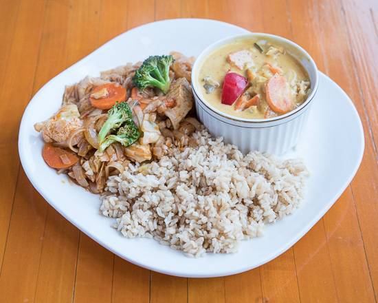 Maikham Restaurant | restaurant | 1125 Finnegan Way, Bellingham, WA 98225, USA | 3607468098 OR +1 360-746-8098