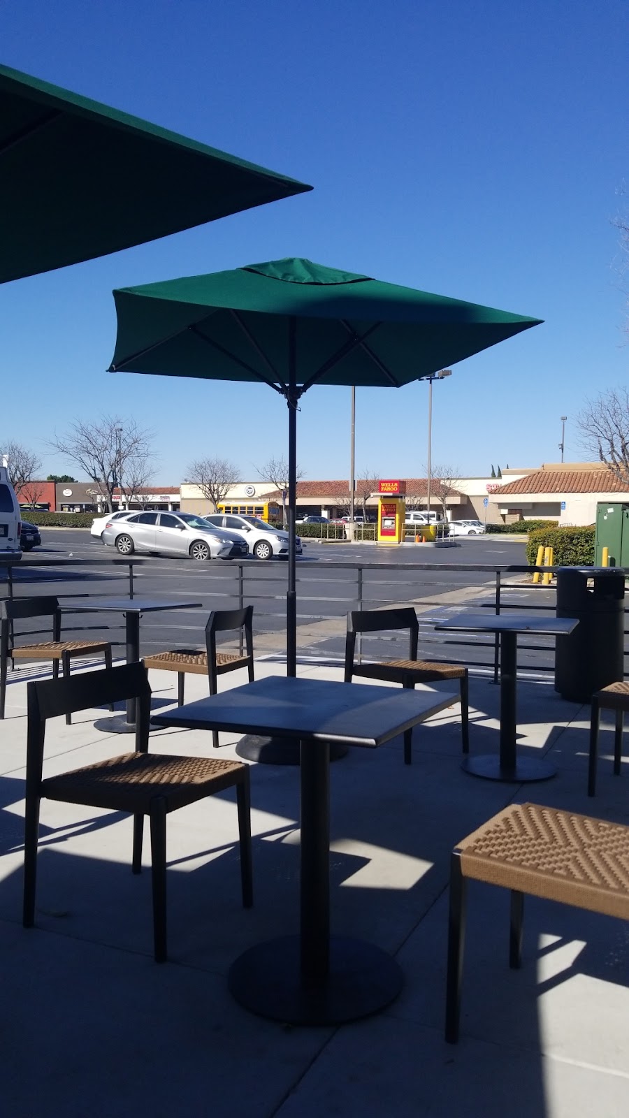 Starbucks | cafe | 1199 Magnolia Ave, Corona, CA 92879, USA | 9514156425 OR +1 951-415-6425