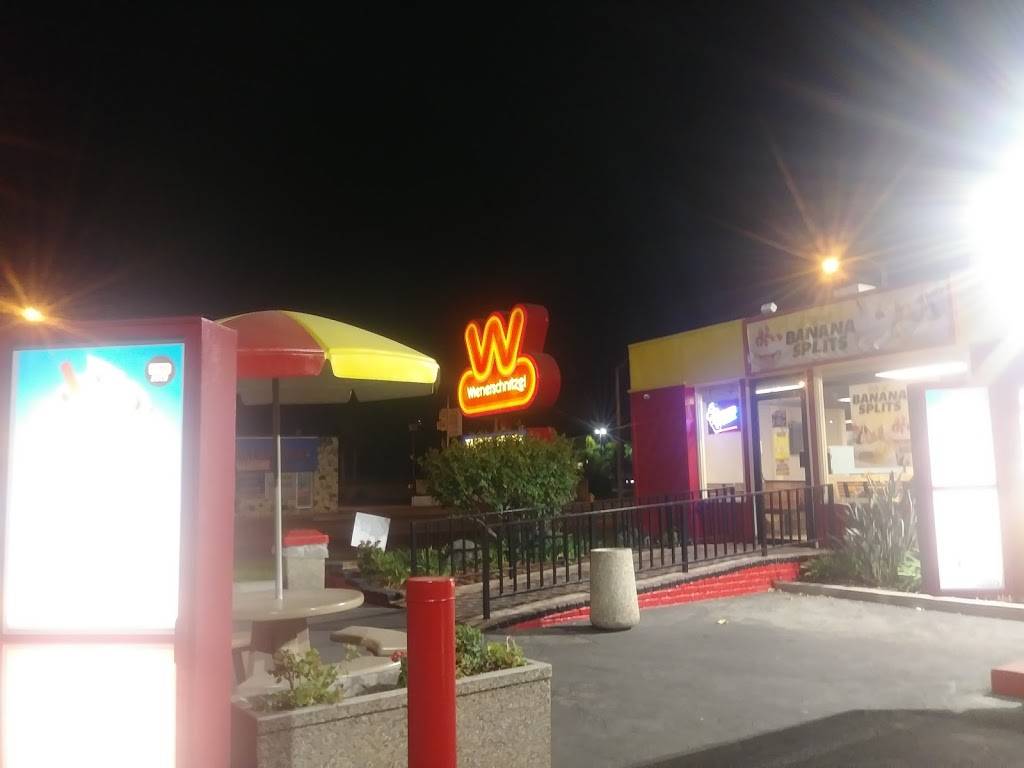 Wienerschnitzel | restaurant | 11615 South St, Artesia, CA 90701, USA | 5628659727 OR +1 562-865-9727