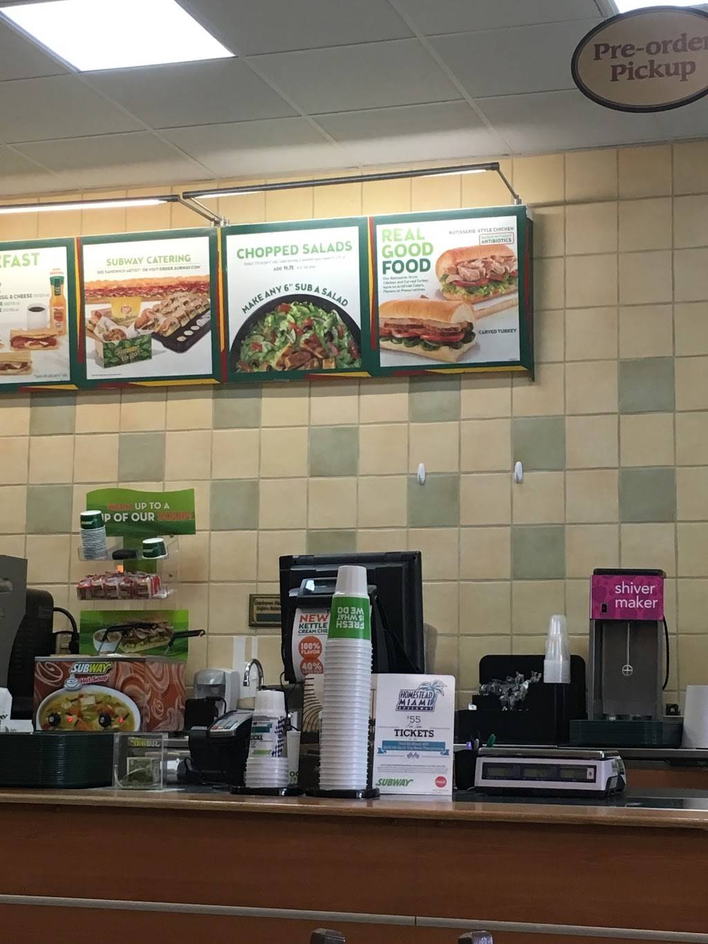 Subway | restaurant | 2720-B S Dixie Hwy, Miami, FL 33133, USA | 7865585474 OR +1 786-558-5474