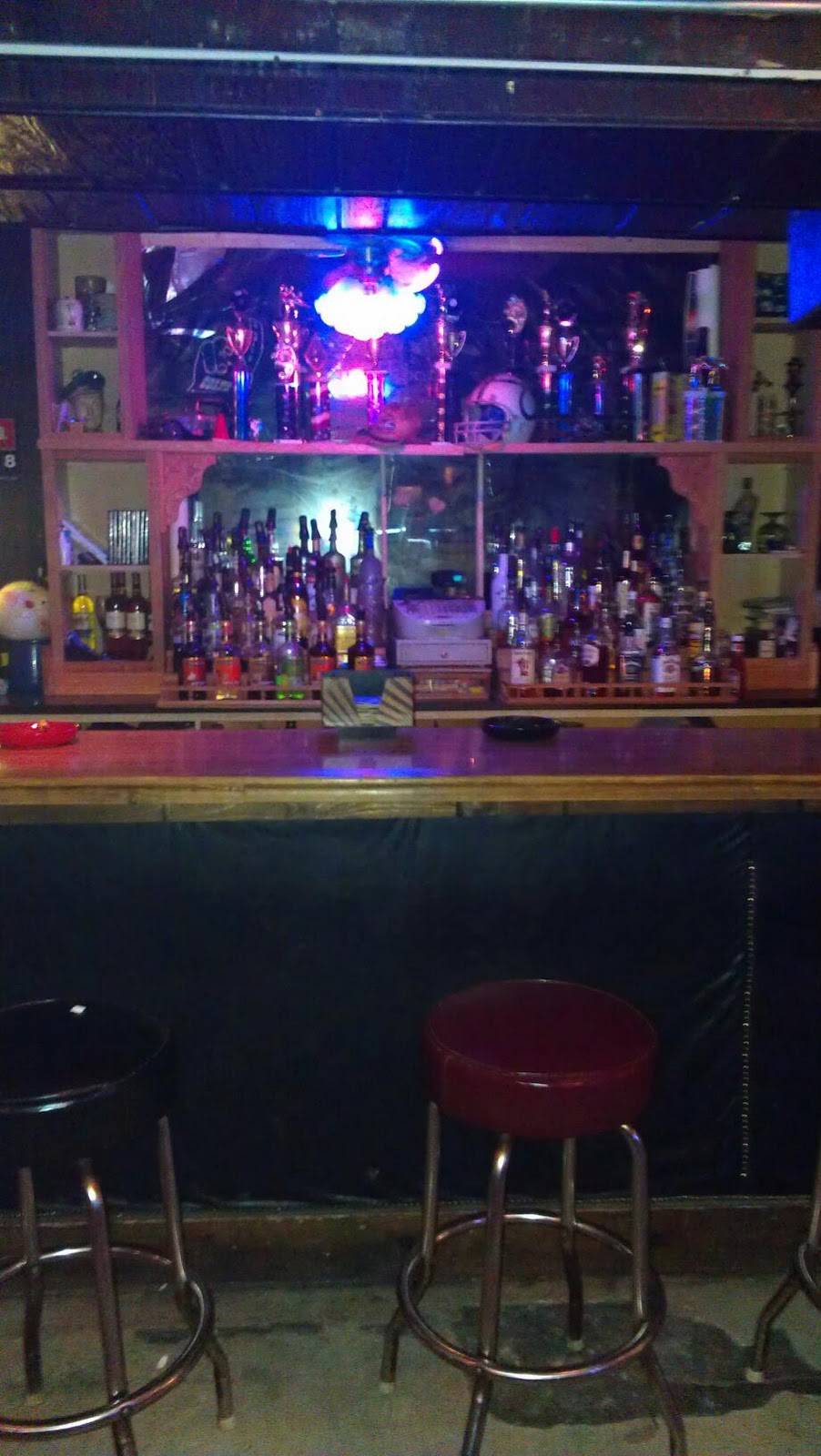 Bobs Lounge | restaurant | 907 N Fares Ave, Evansville, IN 47711, USA | 8124254929 OR +1 812-425-4929