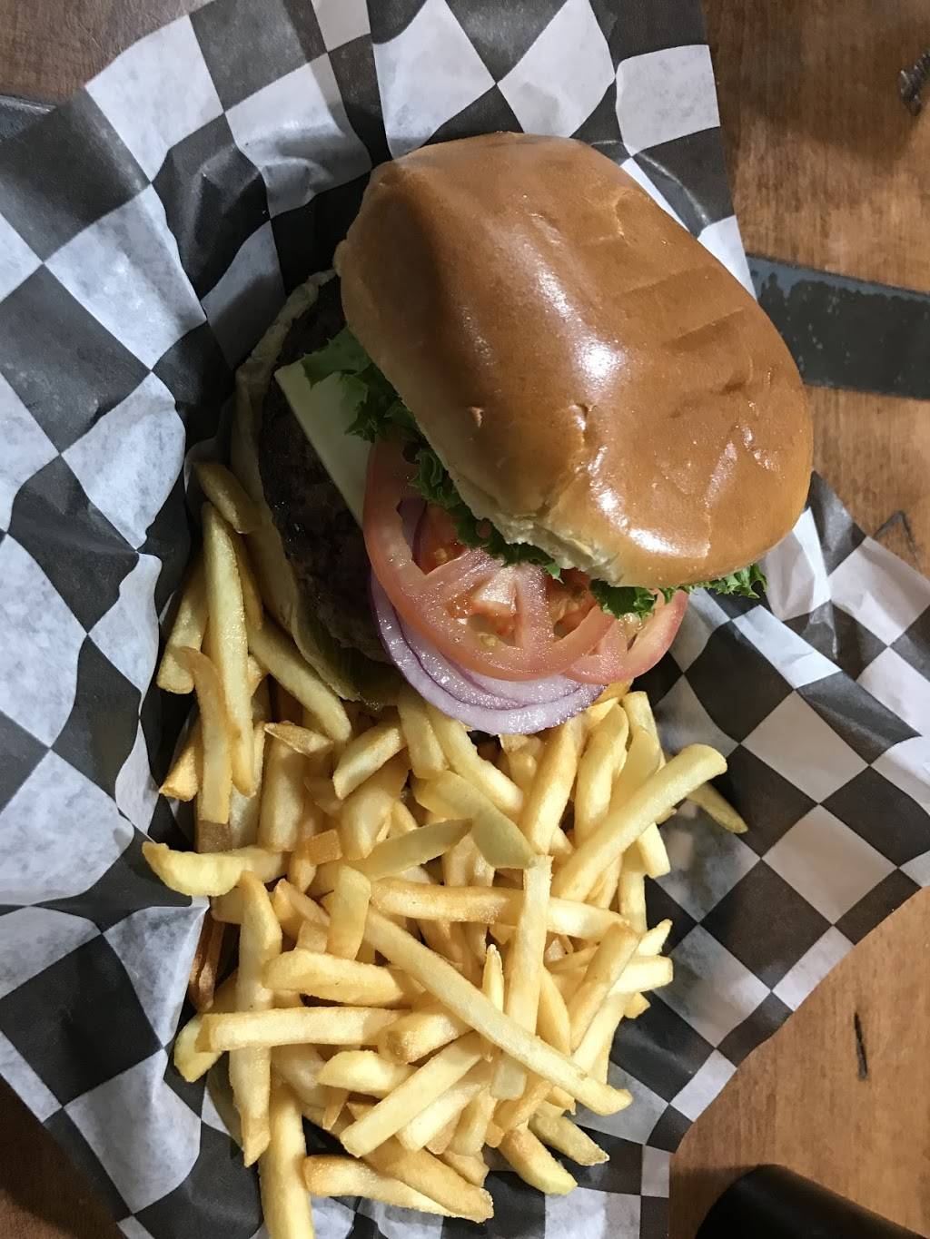 Alamo Alehouse & Burgers | restaurant | 9710 Airport Blvd, San Antonio, TX 78216, USA | 2105981419 OR +1 210-598-1419