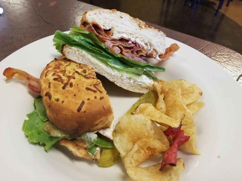 Cheese Cake Heaven Cafe, Deli & Bakery | restaurant | 2075 S Oneida St, Green Bay, WI 54304, USA | 9204901200 OR +1 920-490-1200