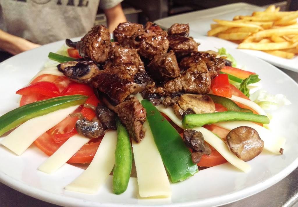 Beechies Place | restaurant | 400 West Pike Street, Meadowlands, PA 15347, USA | 7242227079 OR +1 724-222-7079