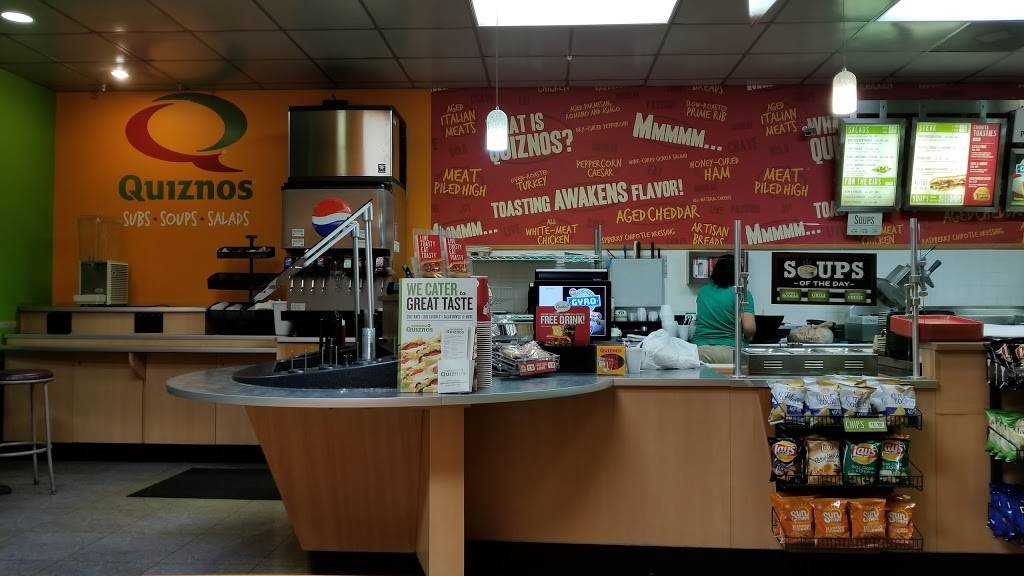 Quiznos | restaurant | 574 E Oakton St, Des Plaines, IL 60018, USA | 8478240478 OR +1 847-824-0478