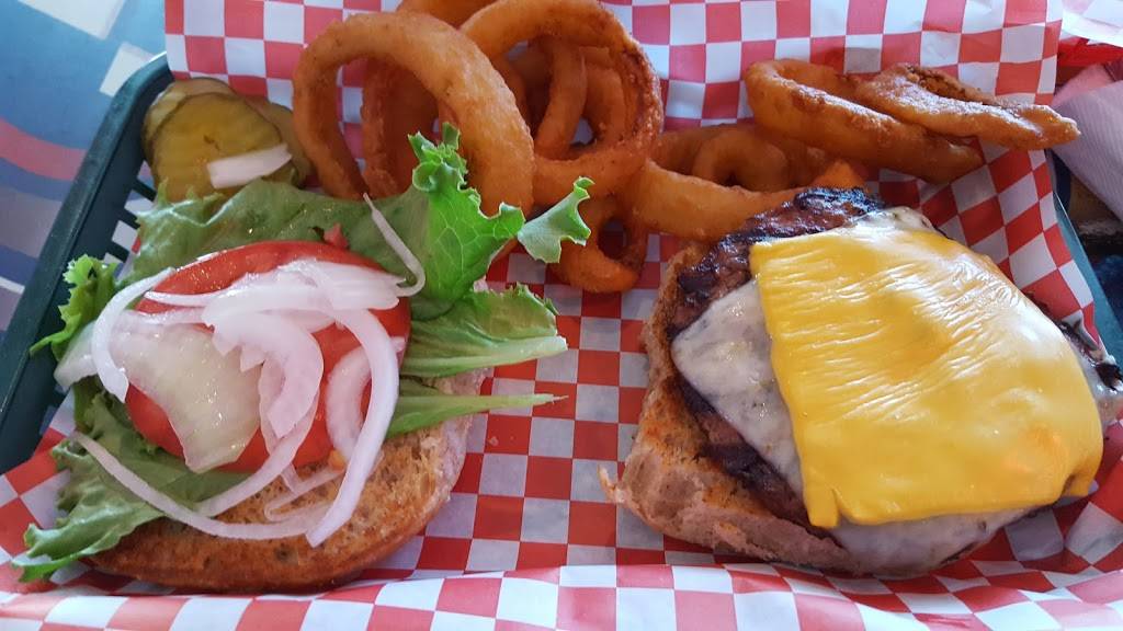 Boulevard Bar & Grill | restaurant | 3616 Far West Blvd # 116, Austin, TX 78731, USA | 5123453103 OR +1 512-345-3103