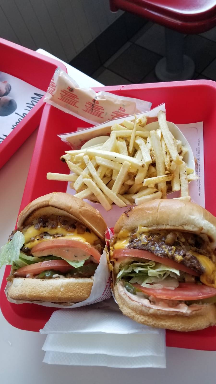 In-N-Out Burger | restaurant | 13074 Main St, Hesperia, CA 92345, USA | 8007861000 OR +1 800-786-1000