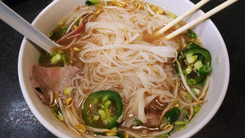 Pho Chopstix | restaurant | 28308 Telegraph Rd, Southfield, MI 48034, USA | 9472828535 OR +1 947-282-8535