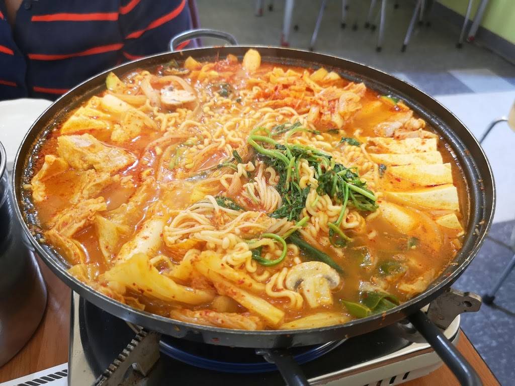 Insadong Restaurant | restaurant | 4941 Dundas St W, Etobicoke, ON M9A 1B6, Canada | 4167460777 OR +1 416-746-0777