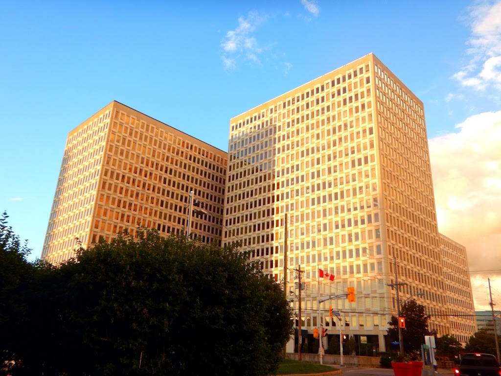 Mainstreet Cafe | restaurant | 333 North River Road, Vanier, ON K1L 8B9 N River Rd, Vanier, ON K1L 8B9, Canada | 6137465413 OR +1 613-746-5413