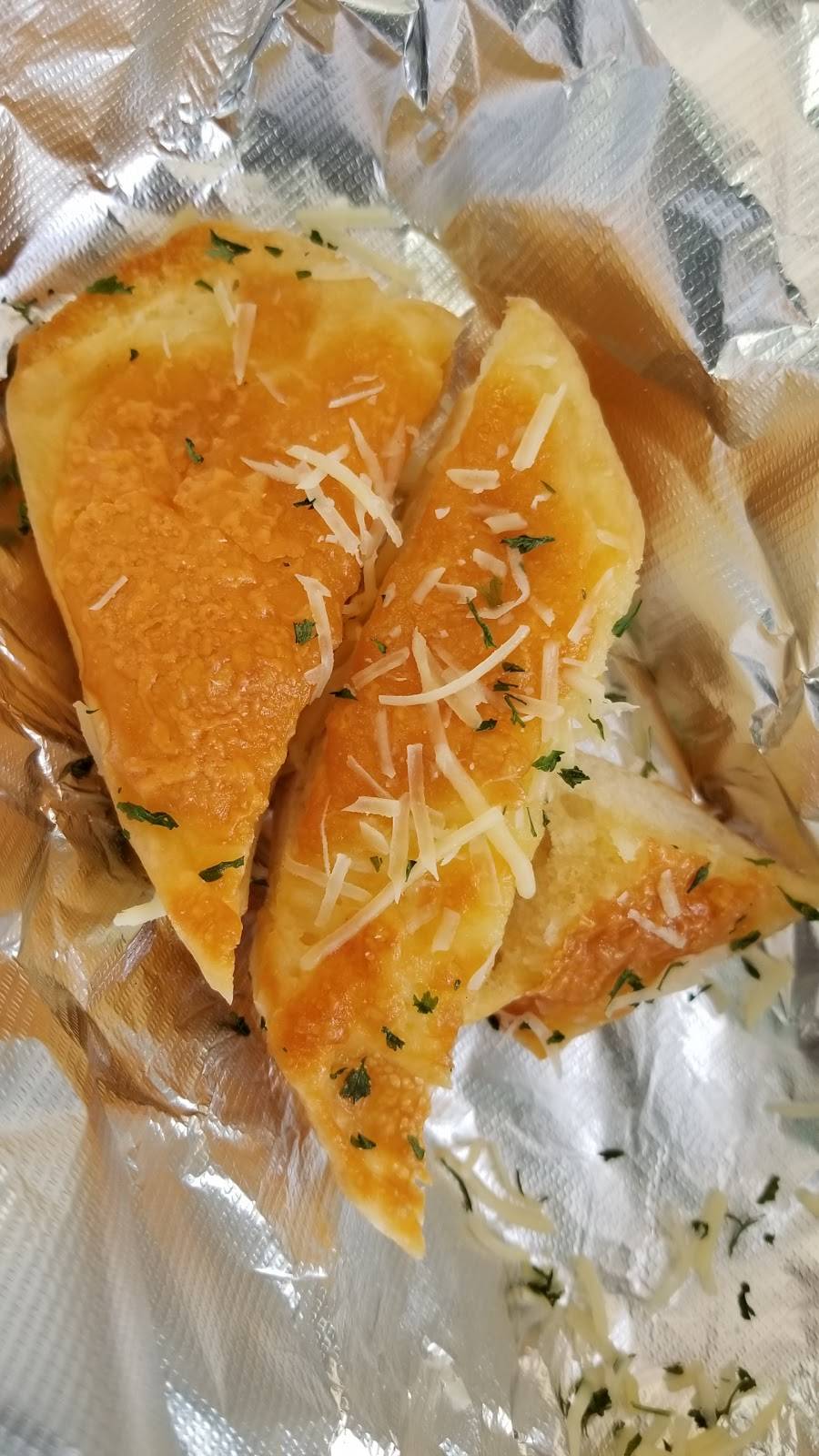 Frankie Toccos Pizzeria | restaurant | 108 S Main St, St Charles, MO 63301, USA | 6369477007 OR +1 636-947-7007