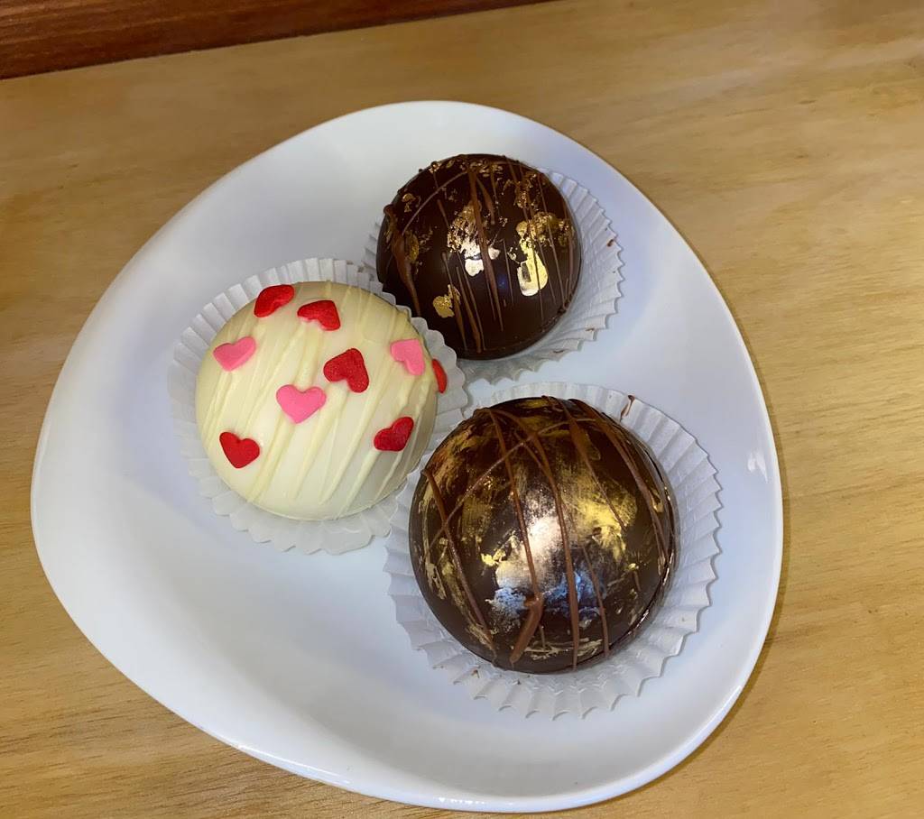 Valsos Cafe & Bar | cafe | 123A Shirley Ave, Revere, MA 02151, USA | 7816294843 OR +1 781-629-4843