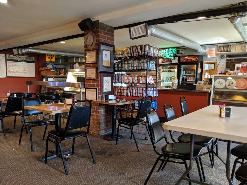 River Street Deli | meal takeaway | 151 River St, Chattanooga, TN 37405, USA | 4237563354 OR +1 423-756-3354