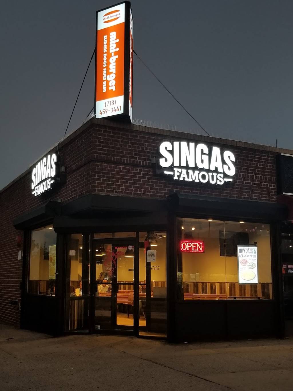 Mini burger | meal delivery | 6353 108th St, Forest Hills, NY 11375, USA | 7184593441 OR +1 718-459-3441