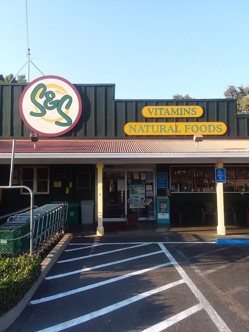 S&S Organic Produce and Natural Foods | restaurant | 1924 Mangrove Ave, Chico, CA 95926, USA | 5303434930 OR +1 530-343-4930