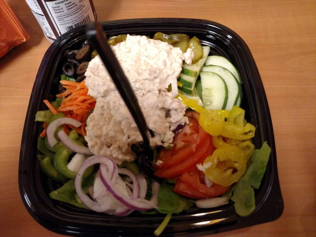 Subway | restaurant | 91 Spring St, Dexter, ME 04930, USA | 2079247202 OR +1 207-924-7202