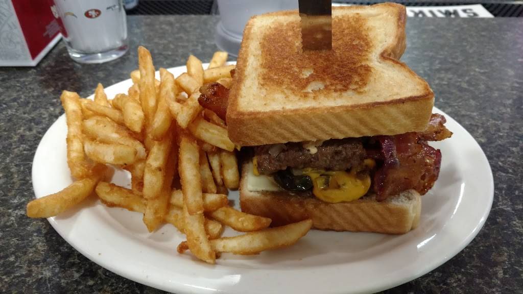 The Bar n Grill | restaurant | 10 E Main St, Racine, MN 55967, USA | 5073783300 OR +1 507-378-3300