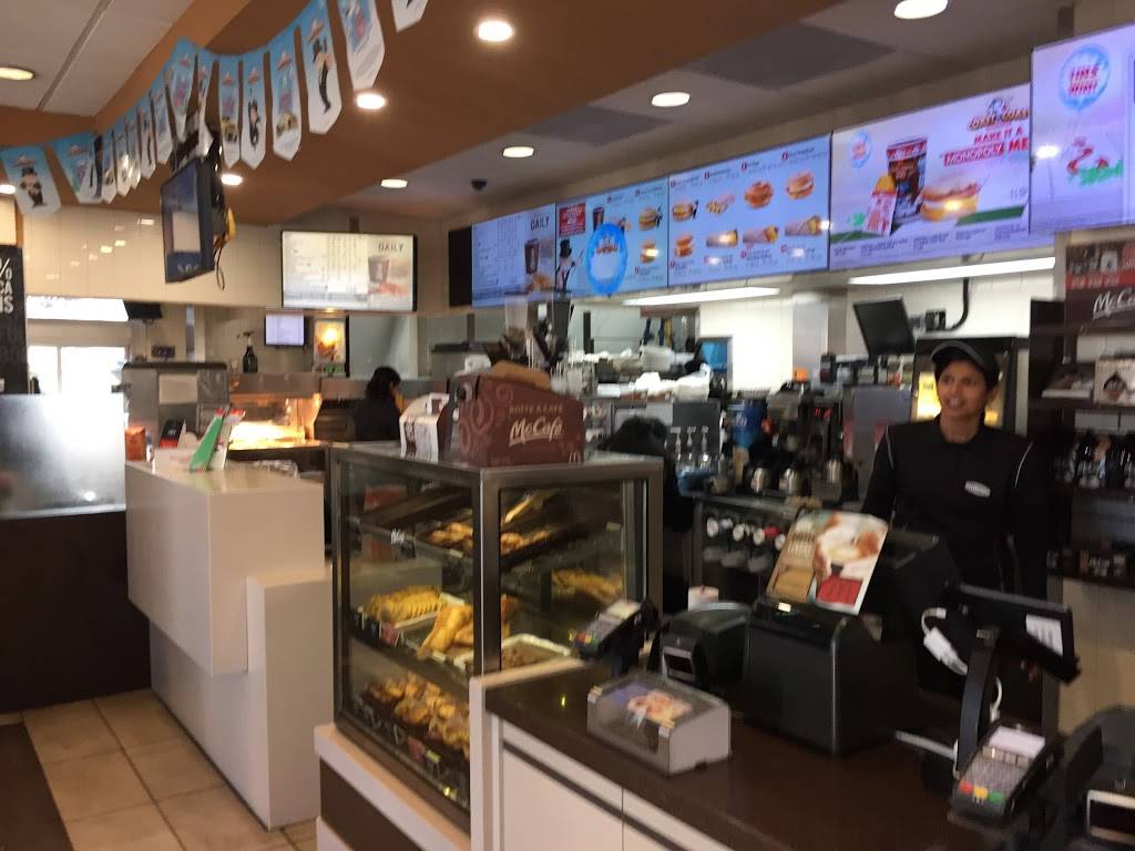 McDonalds | cafe | 3025 Clayhill Rd, Mississauga, ON L5B 4J3, Canada | 9052799190 OR +1 905-279-9190