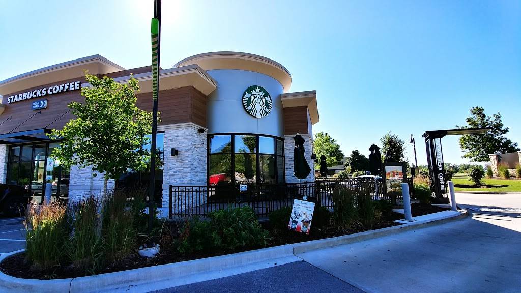 Starbucks | cafe | 15550 W National Ave, New Berlin, WI 53151, USA | 2629389117 OR +1 262-938-9117