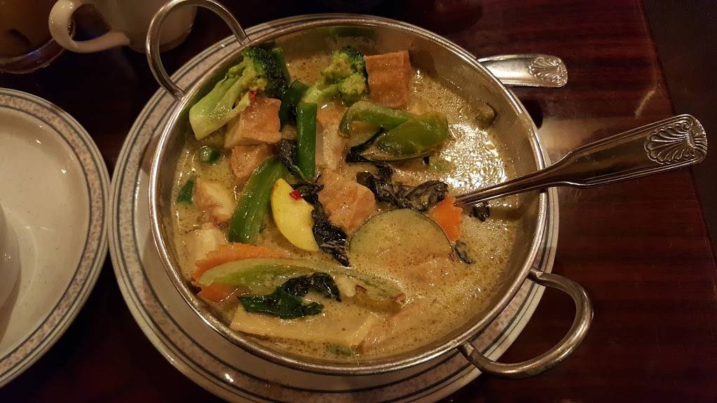 Thai Basil Signature | restaurant | 4221 E Chandler Blvd #106, Phoenix, AZ 85048, USA | 4807046013 OR +1 480-704-6013