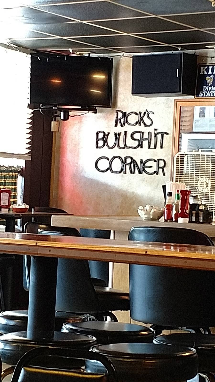 Just One More Tavern | restaurant | 9378 Chillicothe Rd, Kirtland, OH 44094, USA | 4402561134 OR +1 440-256-1134