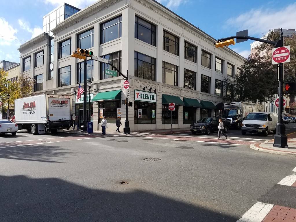 Burger King | restaurant | 373 George St, New Brunswick, NJ 08901, USA | 2012469887 OR +1 201-246-9887