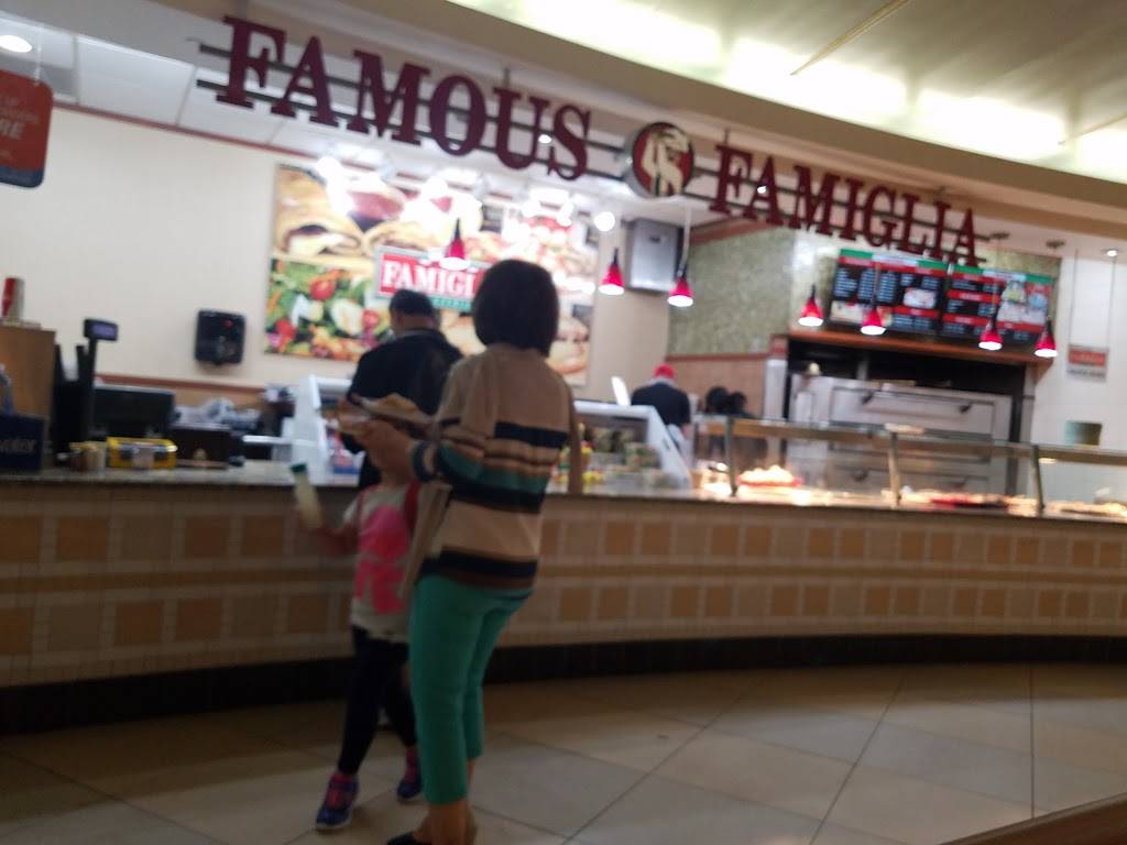 Famous Famiglia | restaurant | 1 1 Terminal Dr, Nashville, TN 37214, USA | 6152754400 OR +1 615-275-4400