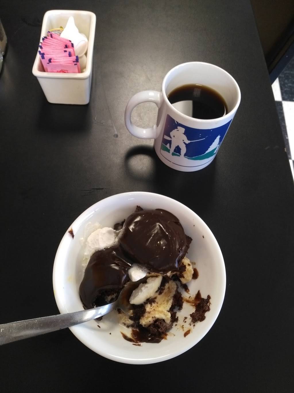 Ole Bus Stop Diner | restaurant | 64 Mulberry St, Beattyville, KY 41311, USA | 6065935720 OR +1 606-593-5720