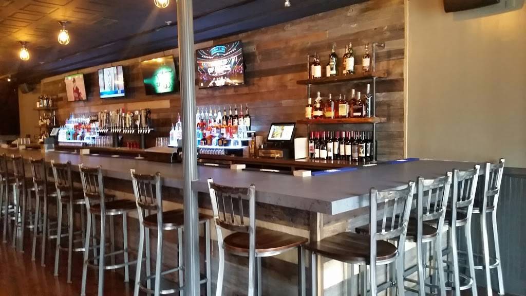 Main Street Pub | restaurant | 204 W Main St, St. Charles, IL 60174, USA | 6307975870 OR +1 630-797-5870