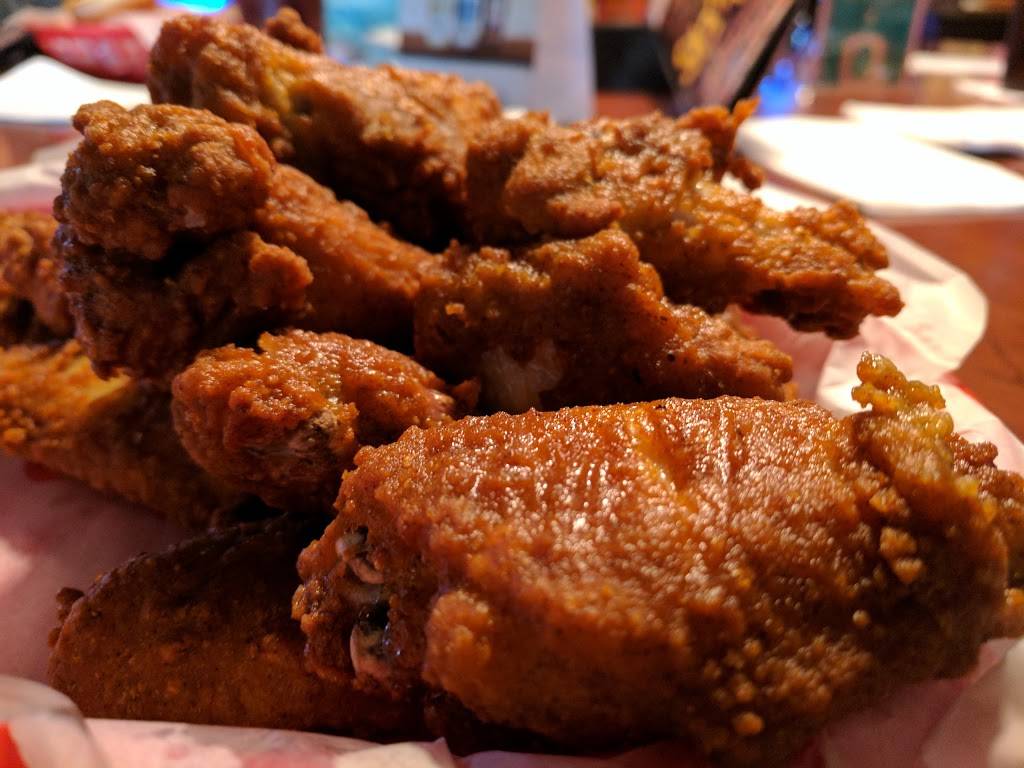 Cheeks Bar & Grill | restaurant | 1206 Towanda Ave #6, Bloomington, IL 61701, USA | 3098293655 OR +1 309-829-3655