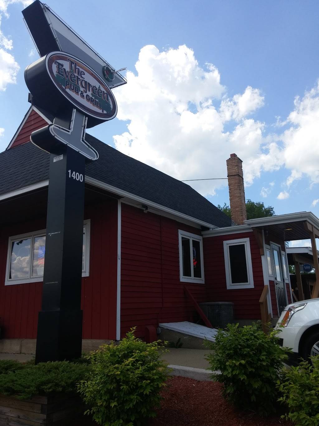 The Evergreen Pub & Grill | restaurant | 1400 W Main St, St. Charles, IL 60174, USA | 3319015142 OR +1 331-901-5142