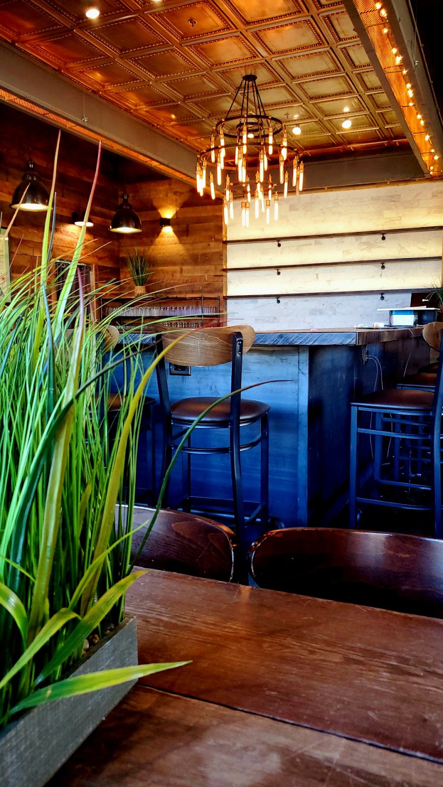 Paper Plane | restaurant | 816 S Central Ave, Atlanta, GA 30354, USA | 4049636152 OR +1 404-963-6152