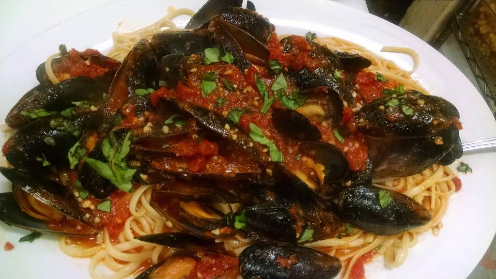 Donanthonys Pizza and Pasta | restaurant | 303 NE 3rd Ave #1, Cape Coral, FL 33909, USA | 2396738023 OR +1 239-673-8023