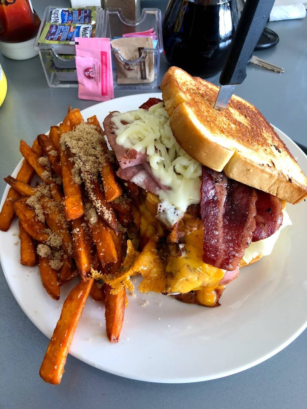 Debbies Delights | restaurant | 4495 Jonesboro Rd, Forest Park, GA 30297, USA | 3143302672 OR +1 314-330-2672