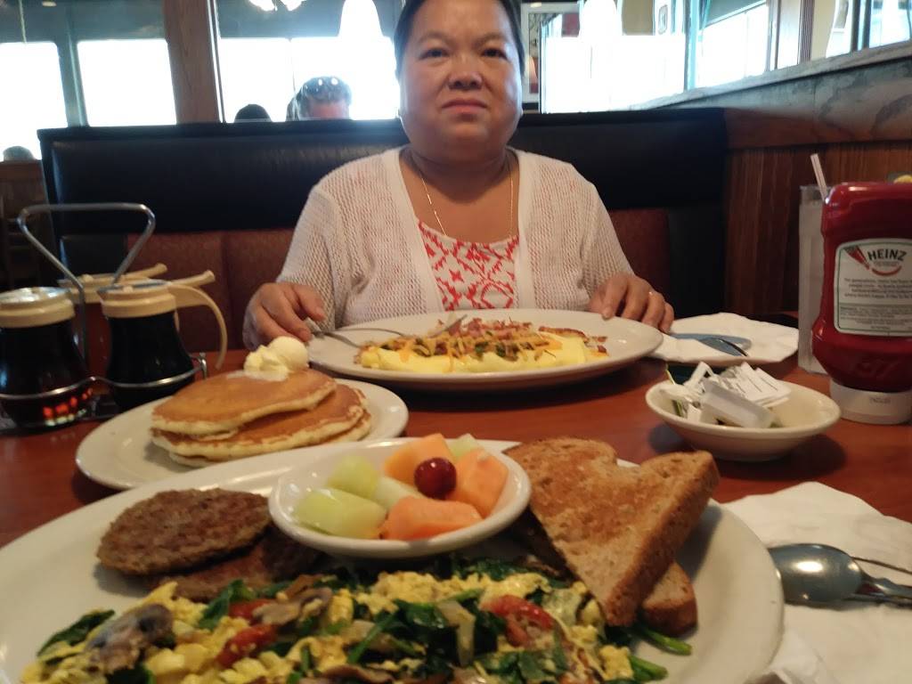 Perkins | restaurant | 2010 W Ryan Rd, Oak Creek, WI 53154, USA | 4147613700 OR +1 414-761-3700