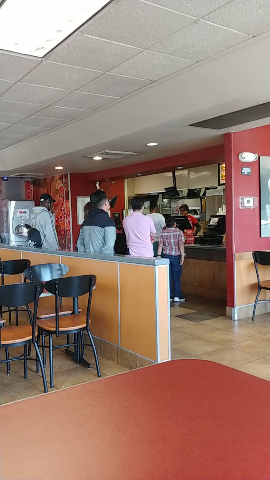 Jack in the Box | restaurant | 920 E Hammer Ln, Stockton, CA 95210, USA | 2094737016 OR +1 209-473-7016