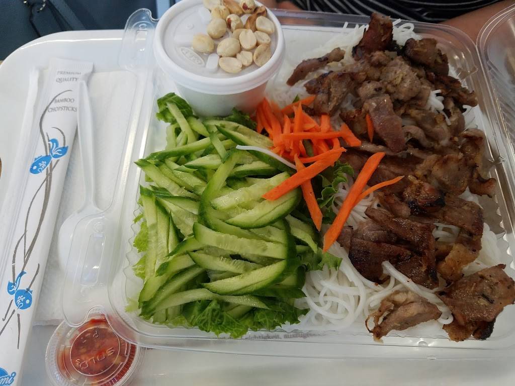 Linh Thys Kitchen | restaurant | 12192 Brookhurst St, Garden Grove, CA 92840, USA | 7145309797 OR +1 714-530-9797