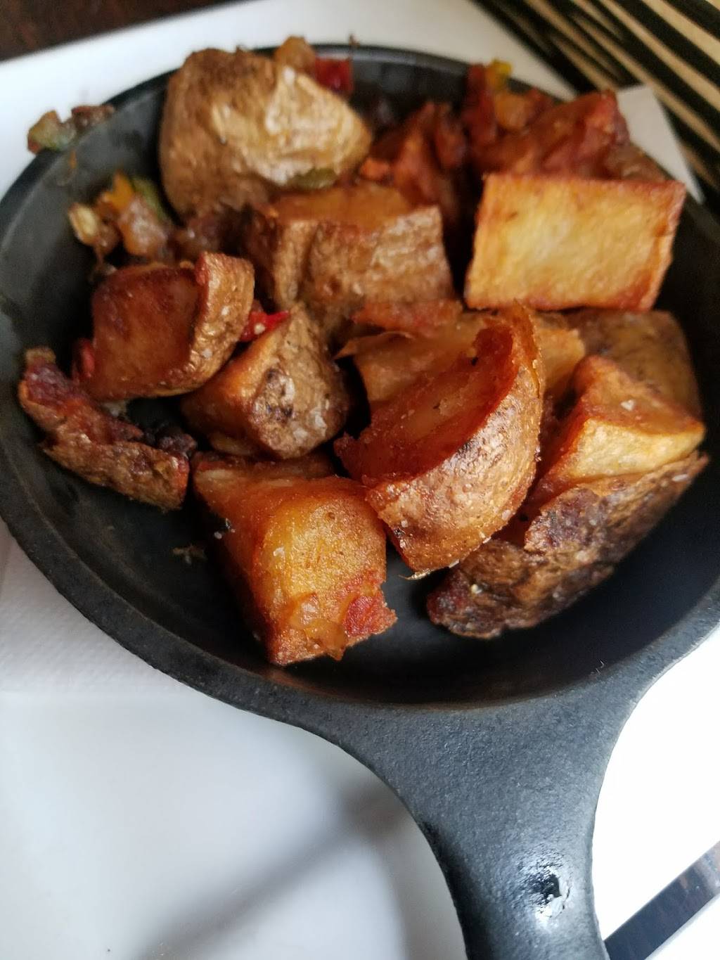 Dandelion Market | restaurant | 118 W 5th St, Charlotte, NC 28202, USA | 7043337989 OR +1 704-333-7989