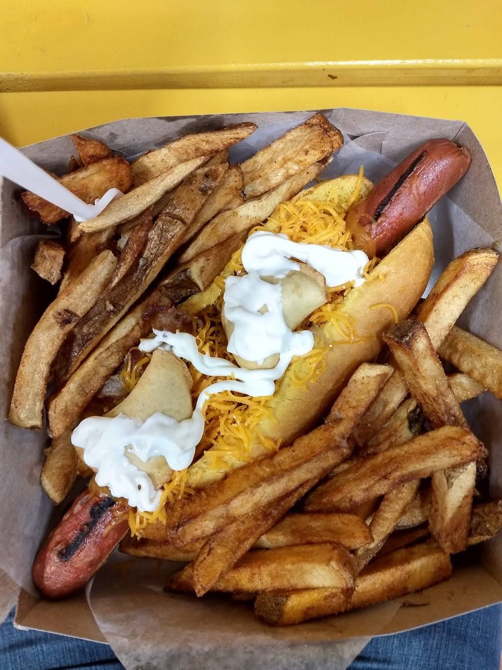 Wuddup Dog | restaurant | 960 King St E, Cambridge, ON N3H 3P3, Canada | 5192193300 OR +1 519-219-3300