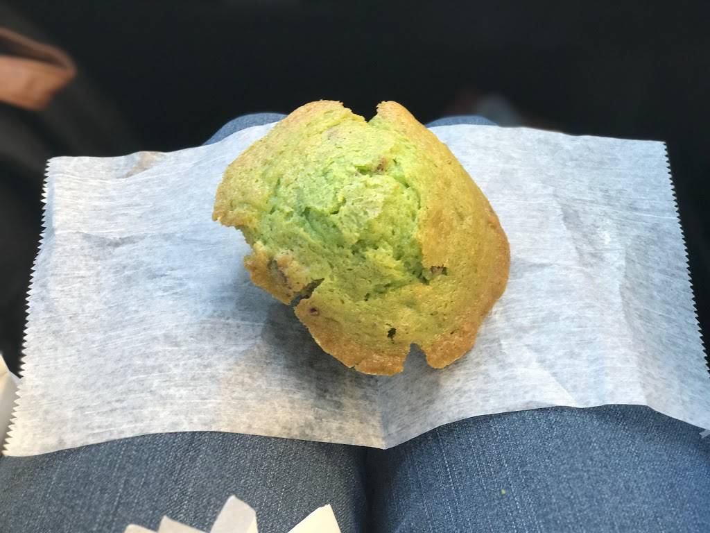 The Magnificent Muffin & Bagel Shoppe | bakery | 491 High St, Medford, MA 02155, USA | 7814833511 OR +1 781-483-3511