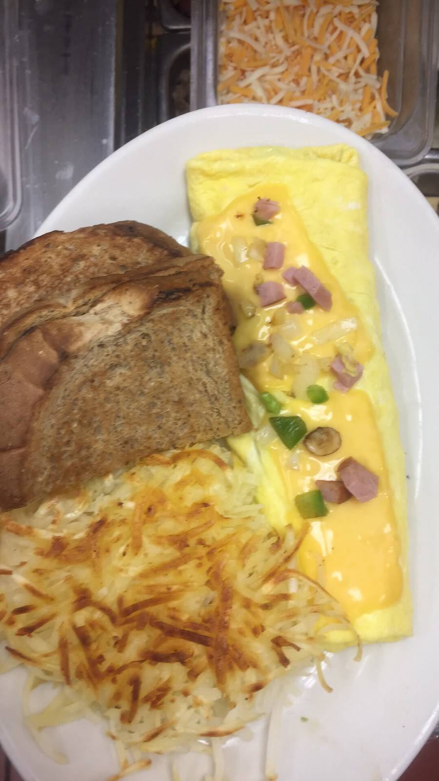 Cs Waffle Family Restaurant | restaurant | 920 W Liberty St, Hubbard, OH 44425, USA | 3305347631 OR +1 330-534-7631